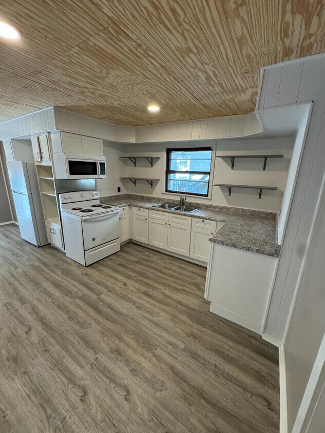 Foto principal - 622 E Locust St