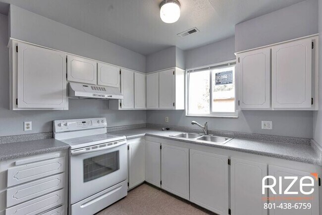 Building Photo - 537 Smelter Rd