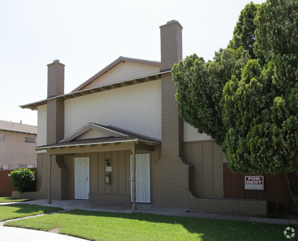 Building Photo - 2939 Elgin Dr