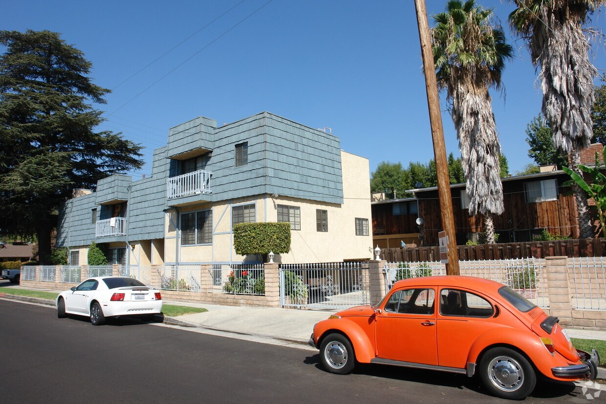 Building Photo - 5104 Kester Ave