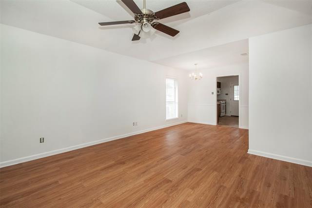 Foto del edificio - 3703 Jewel St