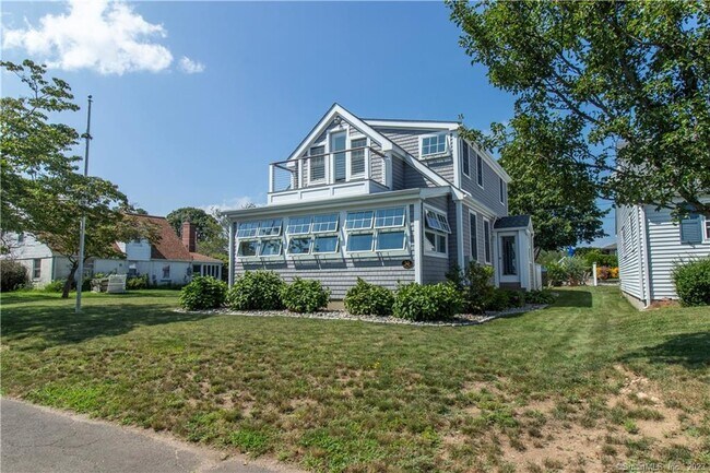 Building Photo - 50 Mohican Rd W
