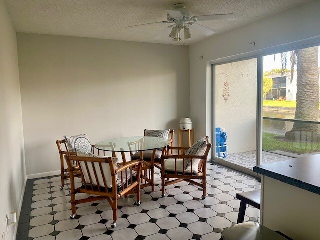 Foto del edificio - 420 Dove Ln