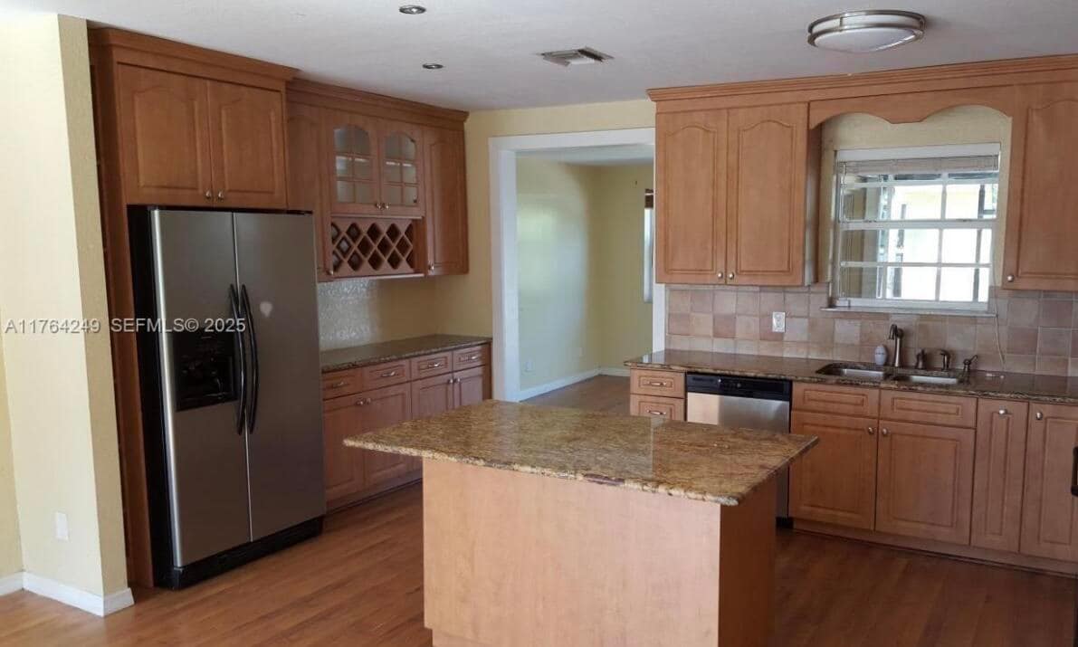 Foto del edificio - 3961 Park Ln