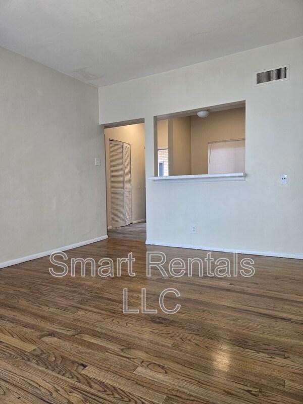 Foto principal - 4300 Fairview Ave