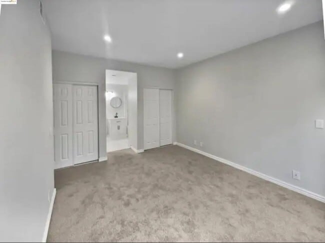 Building Photo - 39965 Parada St