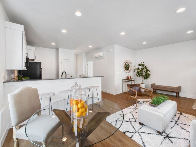 Building Photo - b2052