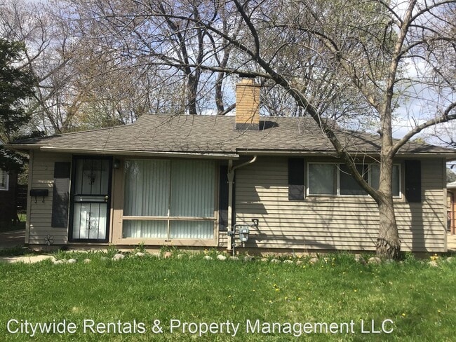 Building Photo - 2 br, 1 bath House - 4251 N 42nd Pl.
