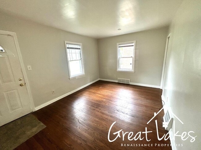 Building Photo - Lovely 2 bedroom/1 bathroom ranch home now...