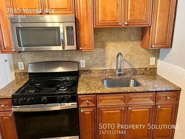 Building Photo - Cozy 3- bedroom 1 bath with a large baseme...