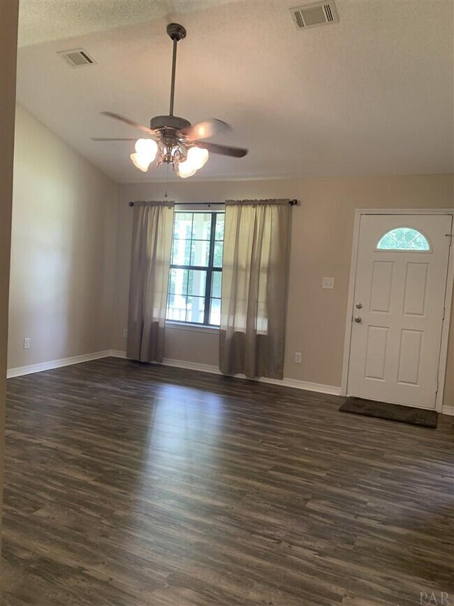 Foto del edificio - 5374 Windham Rd