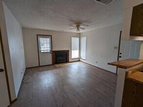 Building Photo - 2800 Bull Run
