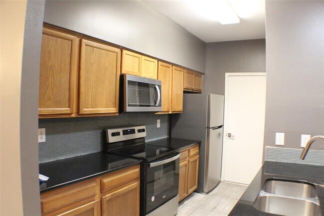 Foto del edificio - 7342 Regency Square Ct