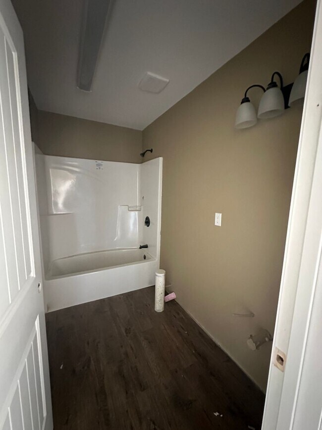 Foto del edificio - 3 Bed 2 Bath Brick Home - New Construction - Coming Soon