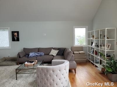 Foto del edificio - 355 E Market St