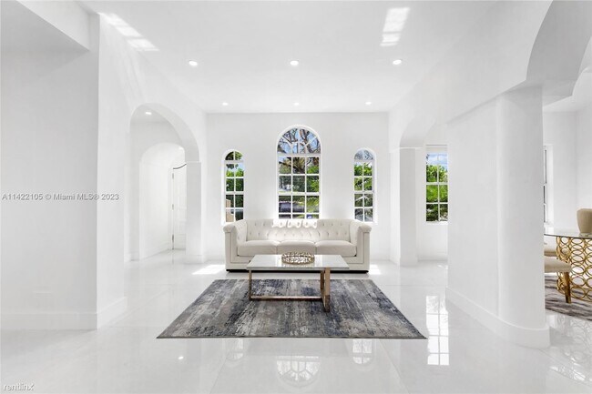 Foto del edificio - 5 br, 5.5 bath House - 4436 Alton Rd