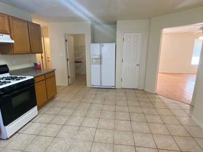 Building Photo - 8312 Rancho Paraiso NW
