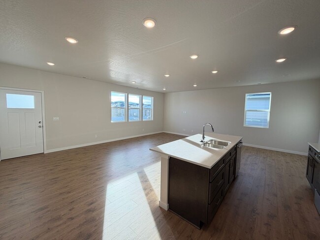 Foto del edificio - Brand New Foxtail Rancher