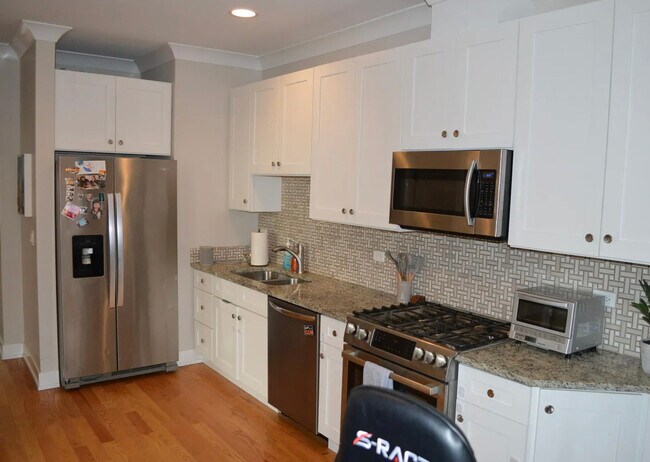 Foto del edificio - 4145 N Oakley Ave