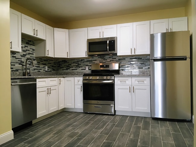 Building Photo - 28 Kenmar Dr