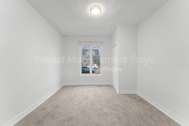 Building Photo - 2631 N Girard Ave