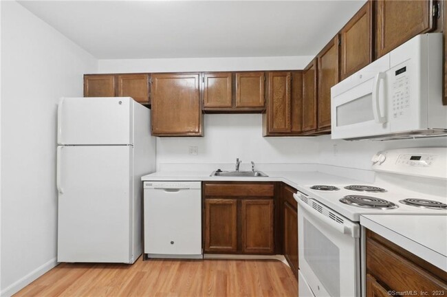 Building Photo - 2321 Cromwell Hills Dr
