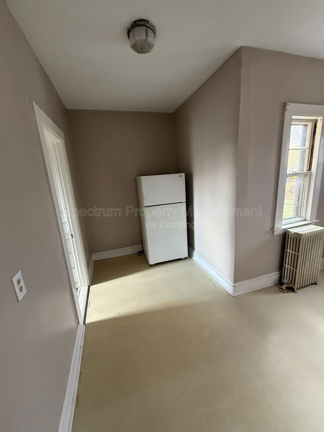 Building Photo - 40 Pleasant St