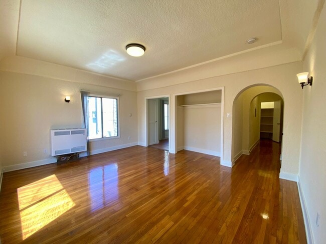 Photo - 351 N Ogden Dr (Los Angeles, CA) Apartment