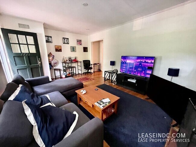 Foto del edificio - 1713 37th St NW