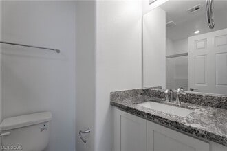 Building Photo - 902 Bronzite St