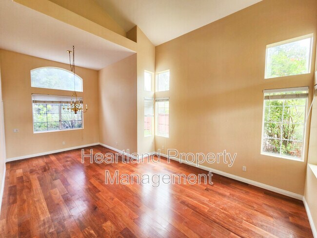 Foto del edificio - 13758 Esprit Ave
