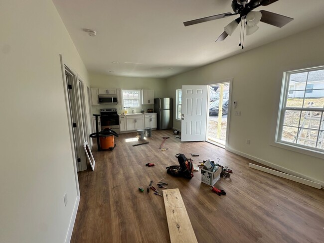 Building Photo - 1 Bedroom, 1 Bath Home.