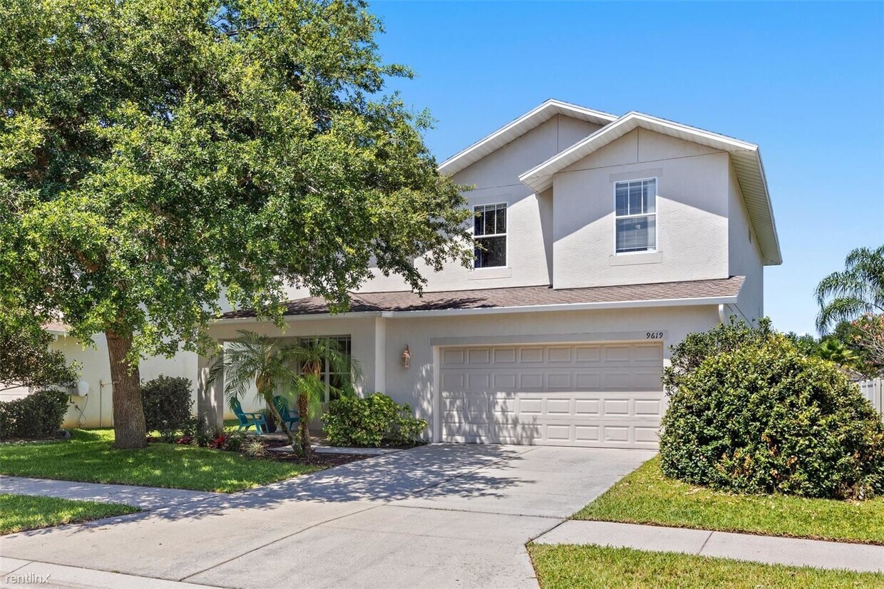 5 br, 3 bath House 9619 R Nathaniel Lane House Rental in Land O