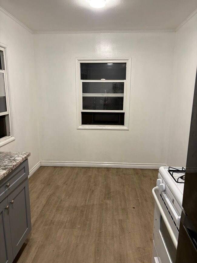 Kitchen - 2938 1/2 W Via Acosta