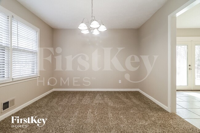 Building Photo - 560 Presidential Dr