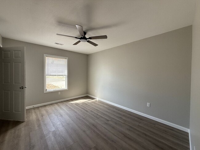 Foto del edificio - 156 Perseverance Dr