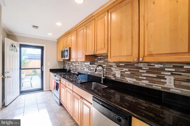 Foto del edificio - 2508 Kimball St