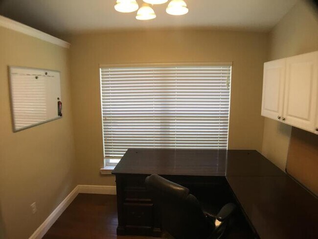 Building Photo - 17773 Oakmont Ridge Cir