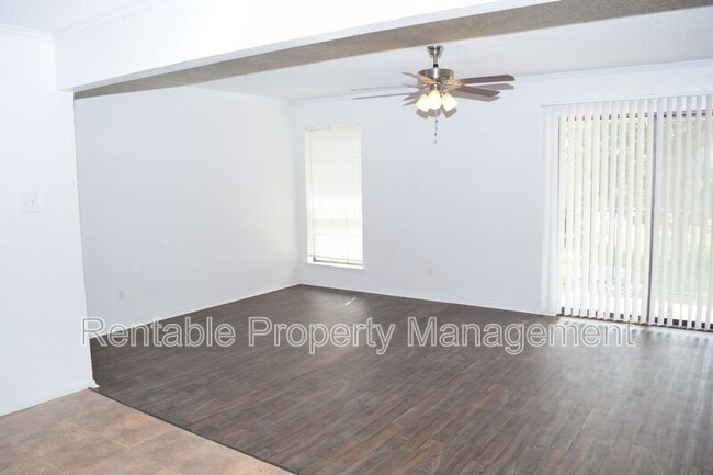 Building Photo - 114 Stagecoach Trail