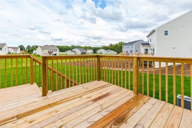 Foto del edificio - 1775 Crescent Pointe Dr SE