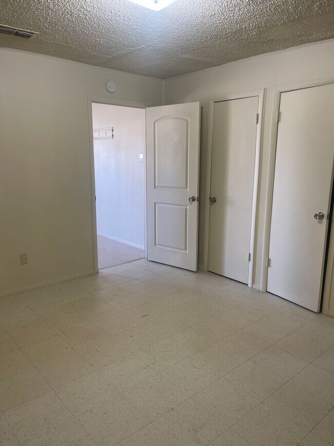 Foto del edificio - 2415 Avenue L