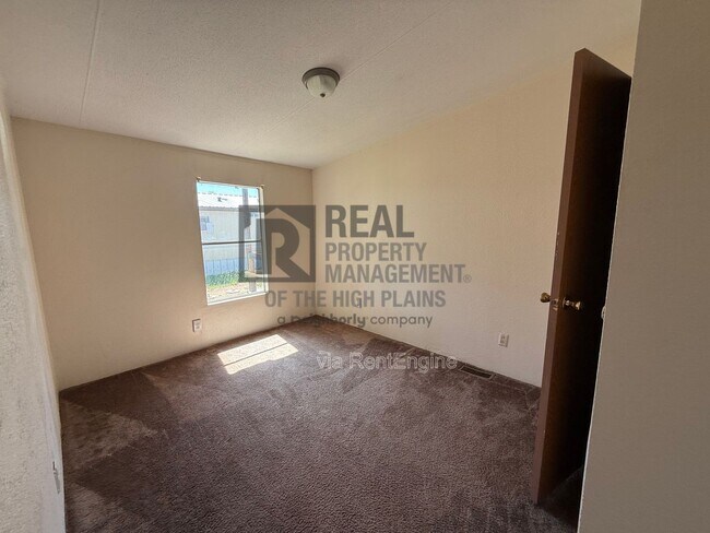 Foto del edificio - 7900 Upton Rd