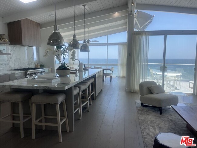 Foto del edificio - 26060 Pacific Coast Hwy