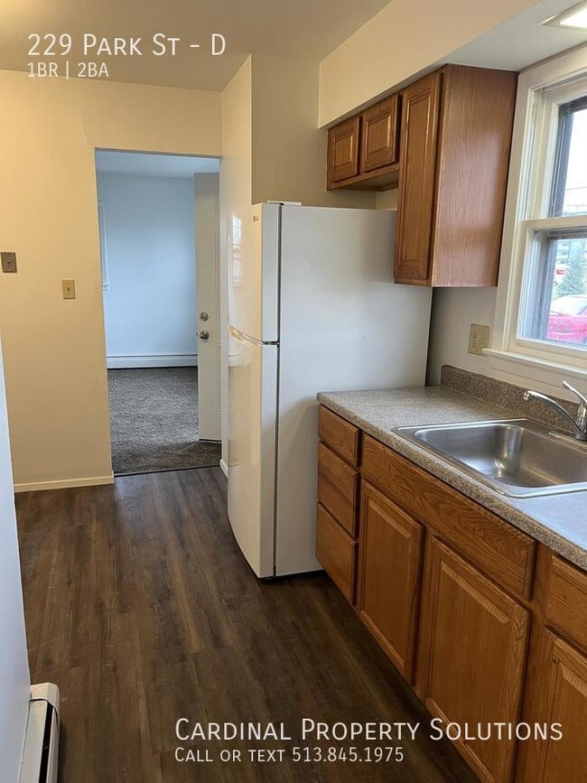 Building Photo - 1 bedroom Townhome AVAILABLE NOW!
