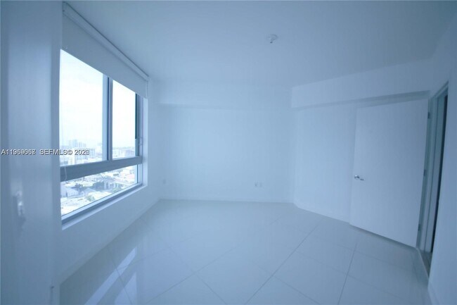 Building Photo - 350 S Miami Ave