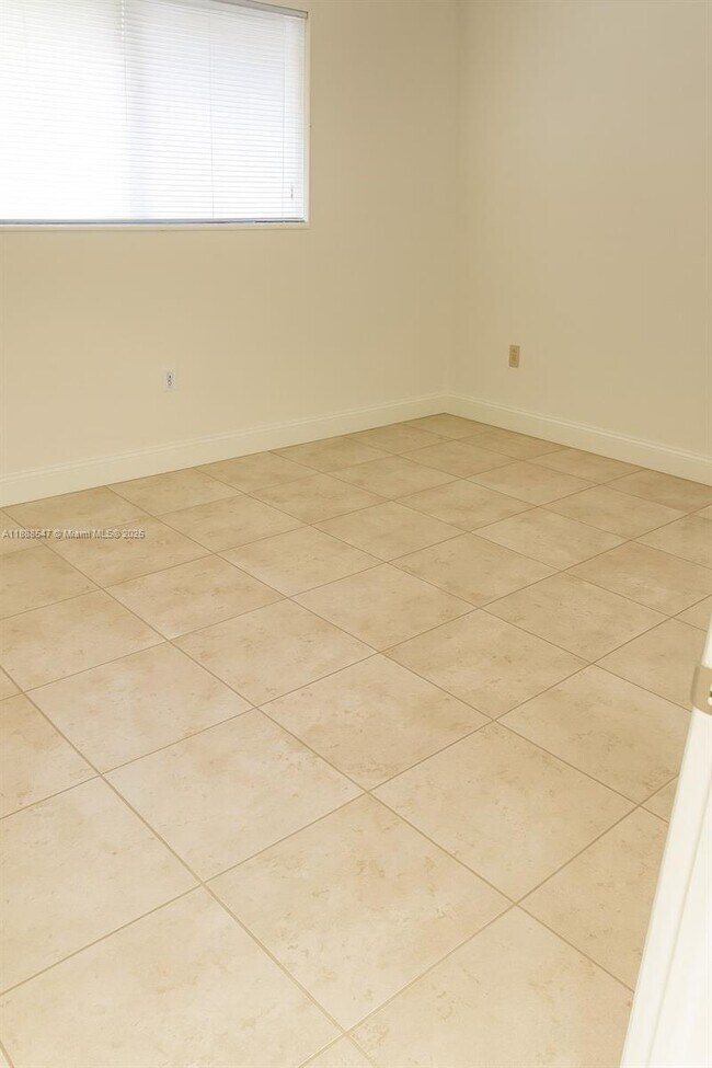 Foto del edificio - 8415 SW 107th Ave