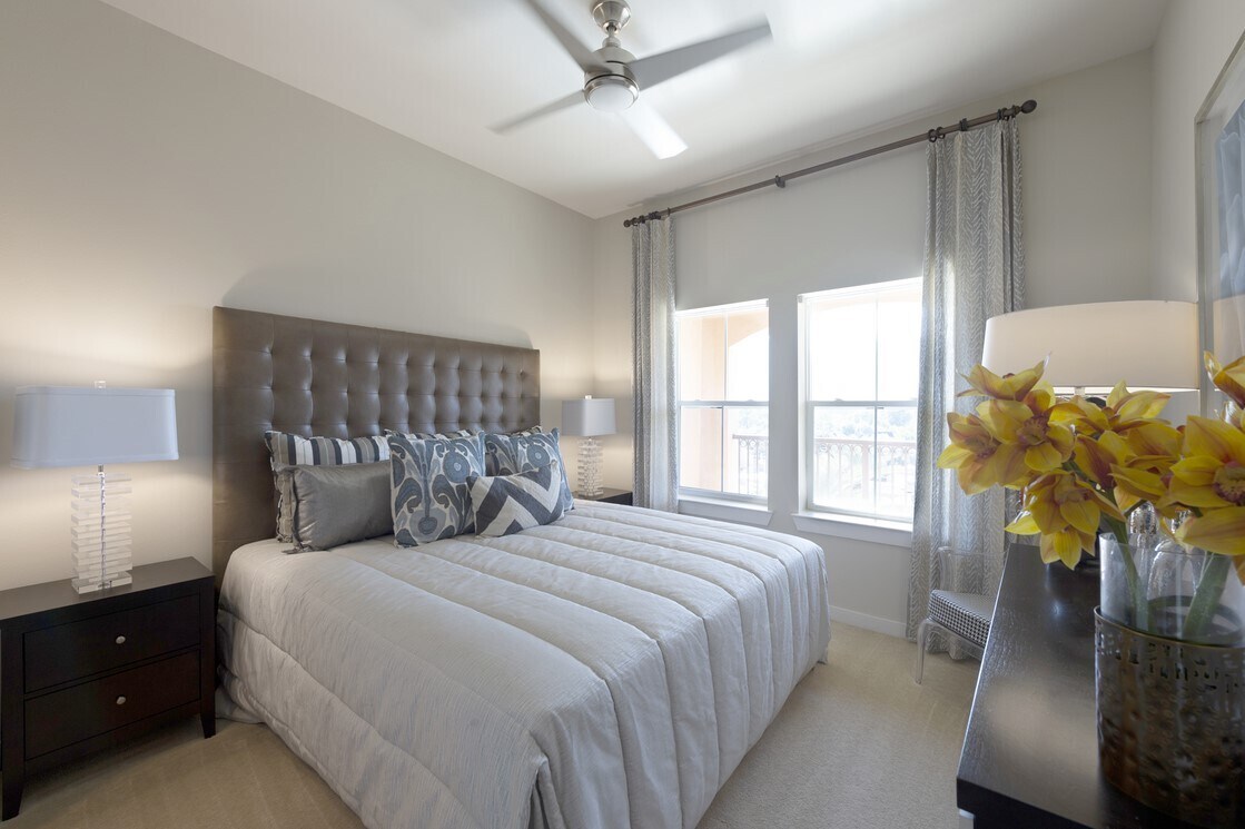 Foto principal - 807 S Post Oak Ln