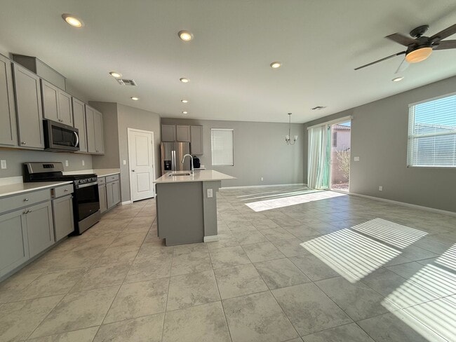 Foto del edificio - 9745 Cannington Cliffs Ave