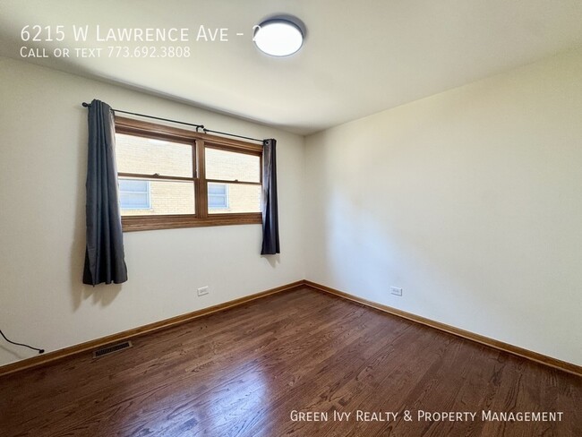 Foto del edificio - 6215 W Lawrence Ave