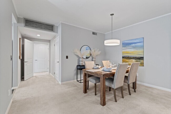 Foto del edificio - 2 Primary Suites – Condo at Paseo Plaza in...